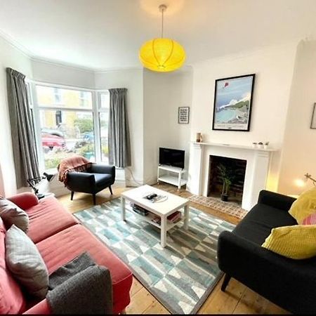 *Family Home In Mumbles. Close To The Beach* 외부 사진