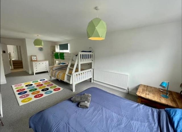*Family Home In Mumbles. Close To The Beach* 외부 사진