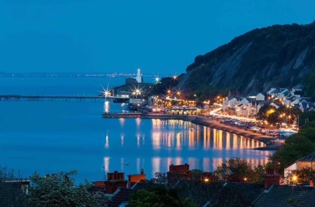 *Family Home In Mumbles. Close To The Beach* 외부 사진