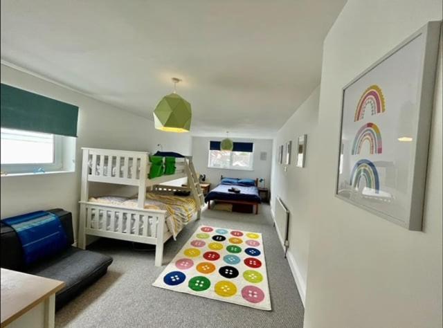 *Family Home In Mumbles. Close To The Beach* 외부 사진