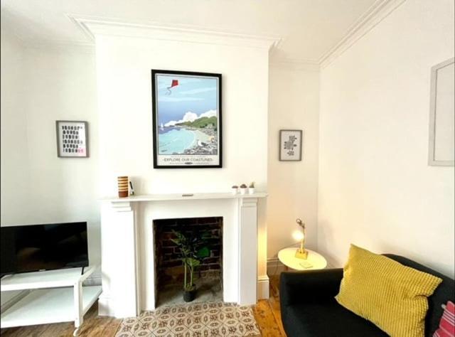 *Family Home In Mumbles. Close To The Beach* 외부 사진